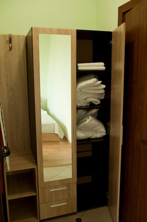 Alfa Guest Rooms With Parking Varna Exterior foto