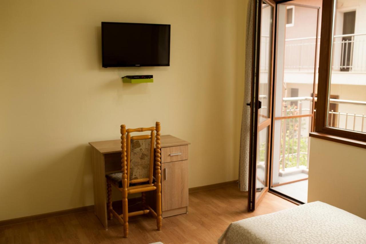 Alfa Guest Rooms With Parking Varna Exterior foto
