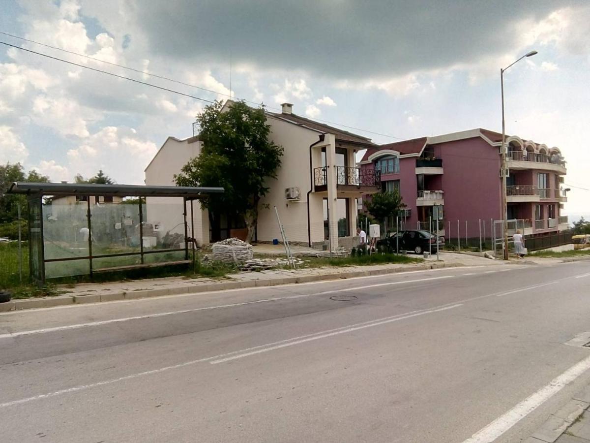 Alfa Guest Rooms With Parking Varna Exterior foto