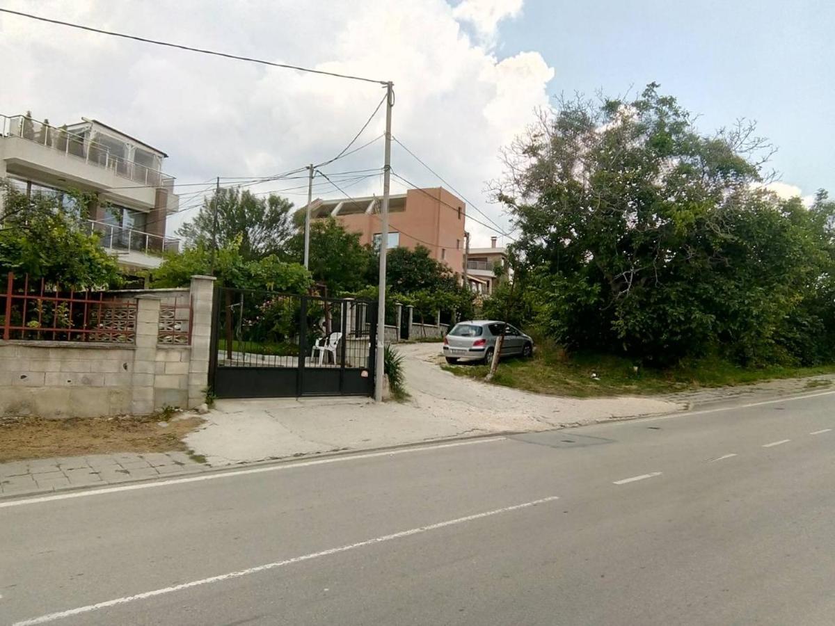 Alfa Guest Rooms With Parking Varna Exterior foto