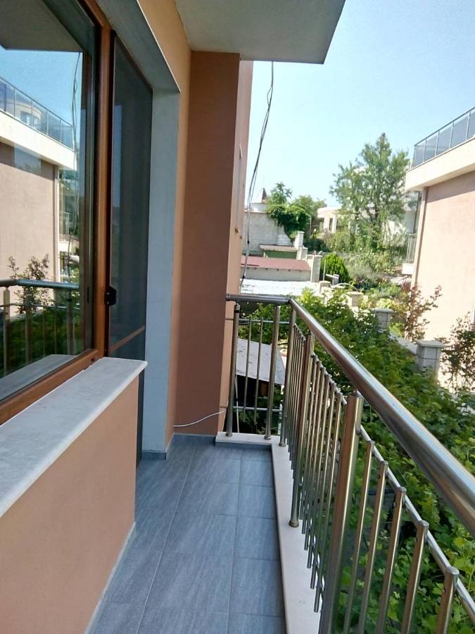Alfa Guest Rooms With Parking Varna Exterior foto