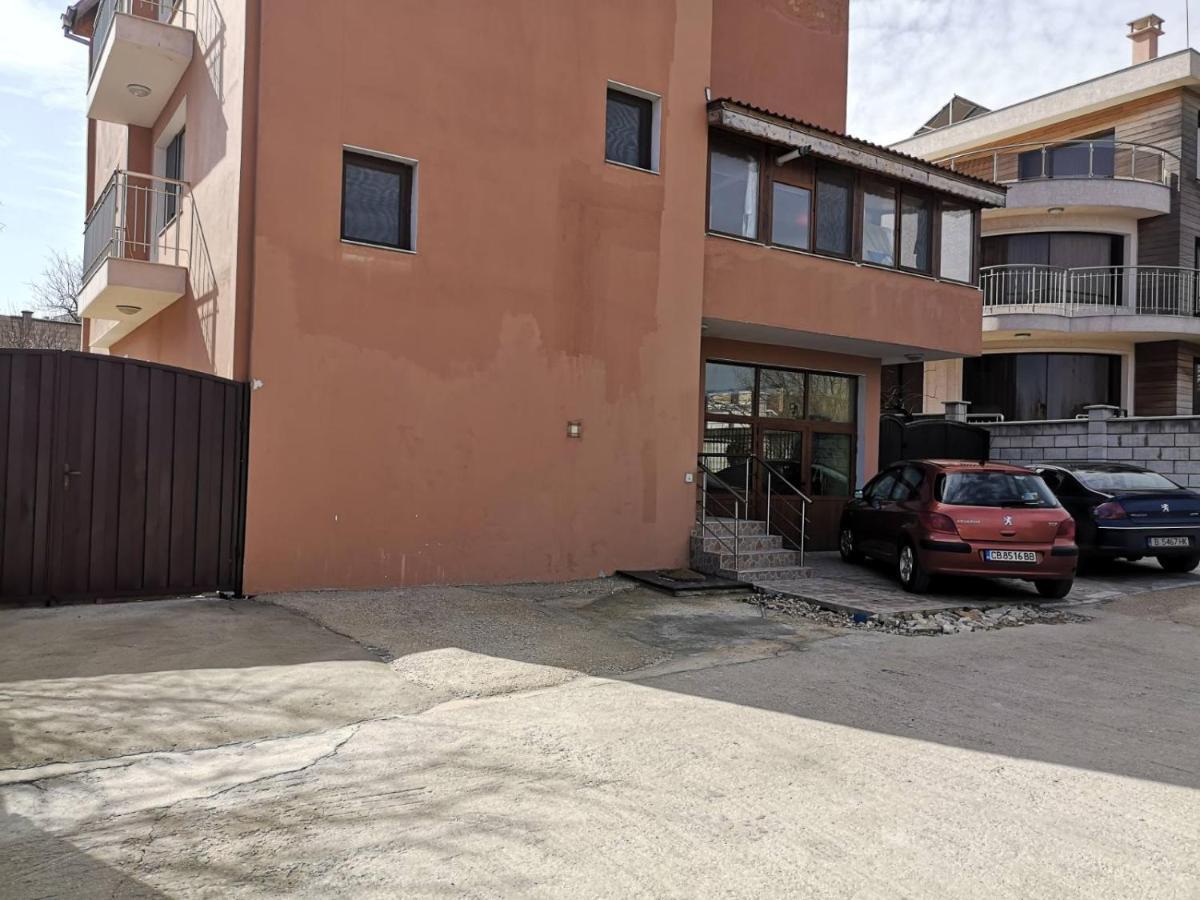 Alfa Guest Rooms With Parking Varna Exterior foto