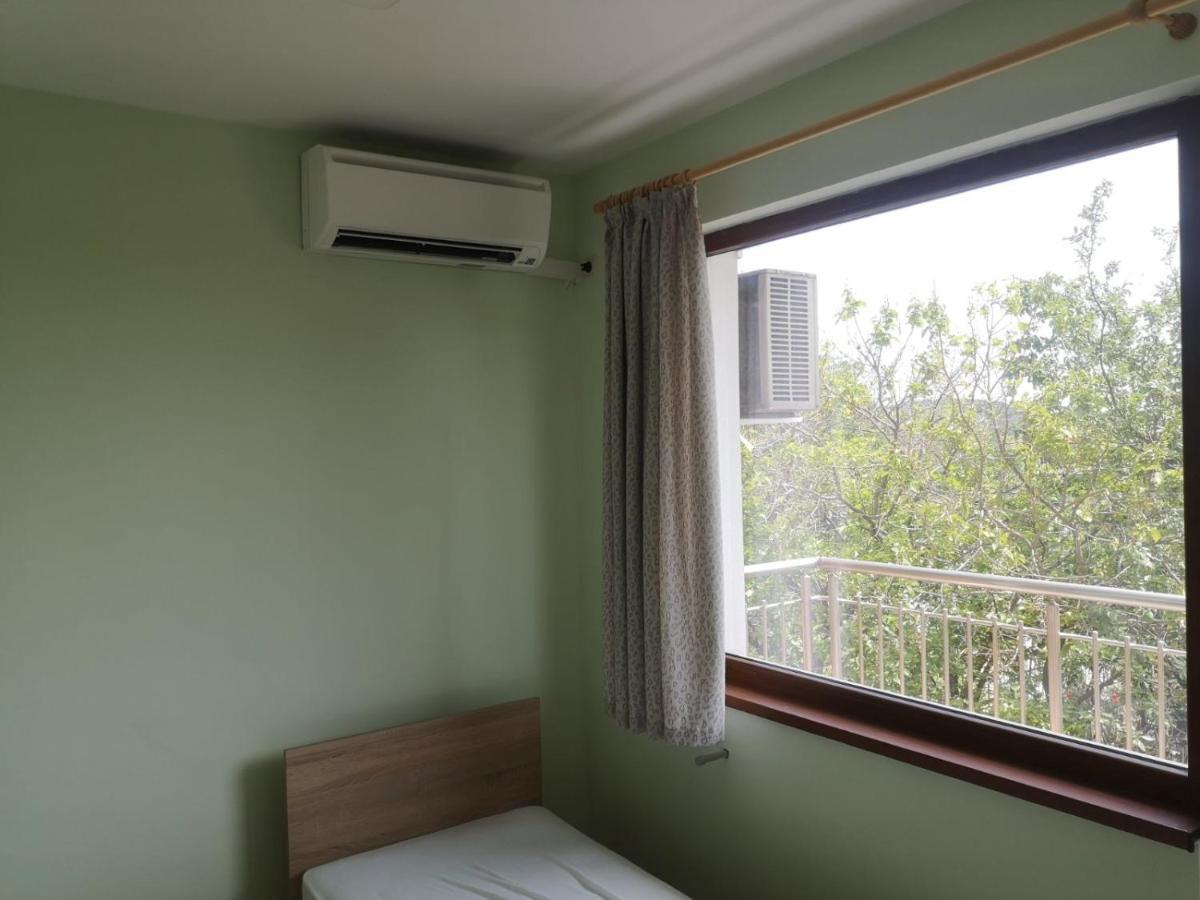 Alfa Guest Rooms With Parking Varna Exterior foto